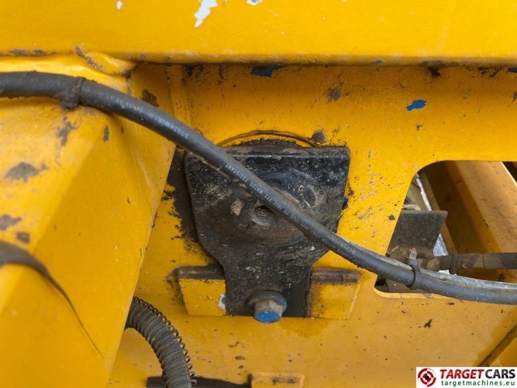 Saksilava Holland Lift B195DL-25 4WD Diesel 4x4 Scissor Work Lift 2150cm: kuva Saksilava Holland Lift B195DL-25 4WD Diesel 4x4 Scissor Work Lift 2150cm