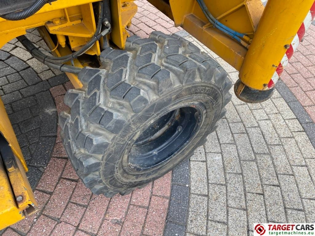 Saksilava Holland Lift B195DL-25 4WD Diesel 4x4 Scissor Work Lift 2150cm: kuva Saksilava Holland Lift B195DL-25 4WD Diesel 4x4 Scissor Work Lift 2150cm