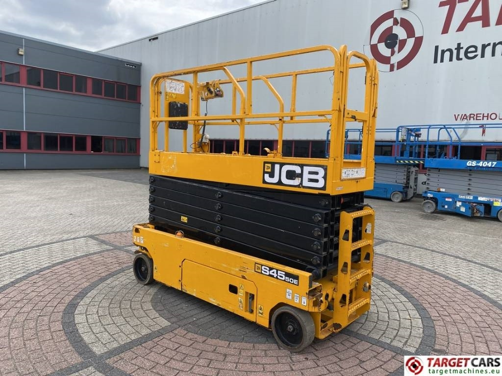 JCB S4550E Electric Scissor Work Lift 1580cm - Saksilava: kuva JCB S4550E Electric Scissor Work Lift 1580cm - Saksilava JCB S4550E Electric Scissor Work Lift 1580cm - Saksilava: kuva JCB S4550E Electric Scissor Work Lift 1580cm - Saksilava