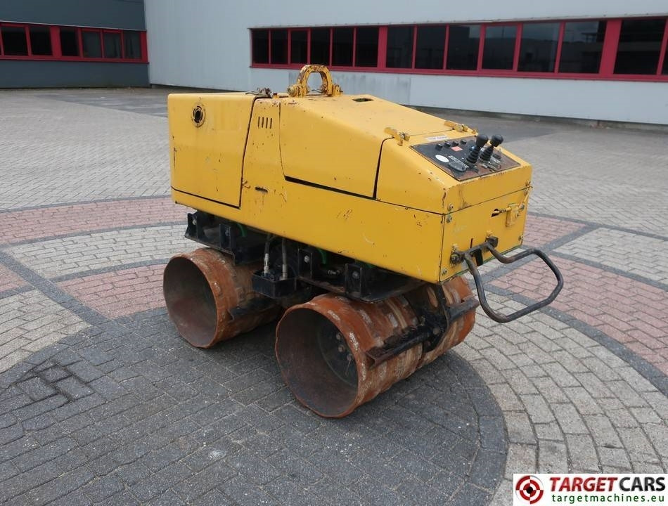 JCB Vibromax VM1500 Trench Compactor Roller 85cm  - Tiejyrä: kuva JCB Vibromax VM1500 Trench Compactor Roller 85cm  - Tiejyrä JCB Vibromax VM1500 Trench Compactor Roller 85cm  - Tiejyrä: kuva JCB Vibromax VM1500 Trench Compactor Roller 85cm  - Tiejyrä