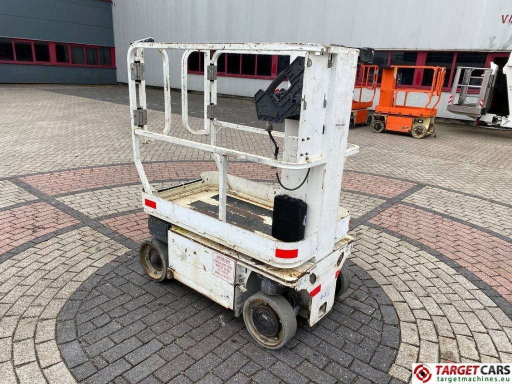 JLG 1230ES Electric Vertical Mast Work Lift 566cm - Pystymastonostin: kuva JLG 1230ES Electric Vertical Mast Work Lift 566cm - Pystymastonostin JLG 1230ES Electric Vertical Mast Work Lift 566cm - Pystymastonostin: kuva JLG 1230ES Electric Vertical Mast Work Lift 566cm - Pystymastonostin