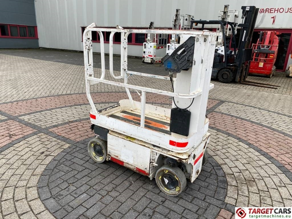 JLG 1230ES Electric Vertical Mast Work Lift 566cm - Pystymastonostin: kuva JLG 1230ES Electric Vertical Mast Work Lift 566cm - Pystymastonostin JLG 1230ES Electric Vertical Mast Work Lift 566cm - Pystymastonostin: kuva JLG 1230ES Electric Vertical Mast Work Lift 566cm - Pystymastonostin