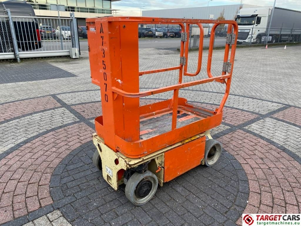 JLG 1230ES Electric Vertical Mast Work Lift 566cm - Pystymastonostin: kuva JLG 1230ES Electric Vertical Mast Work Lift 566cm - Pystymastonostin JLG 1230ES Electric Vertical Mast Work Lift 566cm - Pystymastonostin: kuva JLG 1230ES Electric Vertical Mast Work Lift 566cm - Pystymastonostin