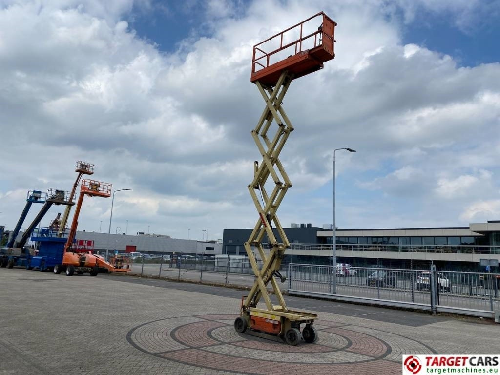 Saksilava JLG 2632ES Electric Scissor Work Lift 977cm: kuva Saksilava JLG 2632ES Electric Scissor Work Lift 977cm