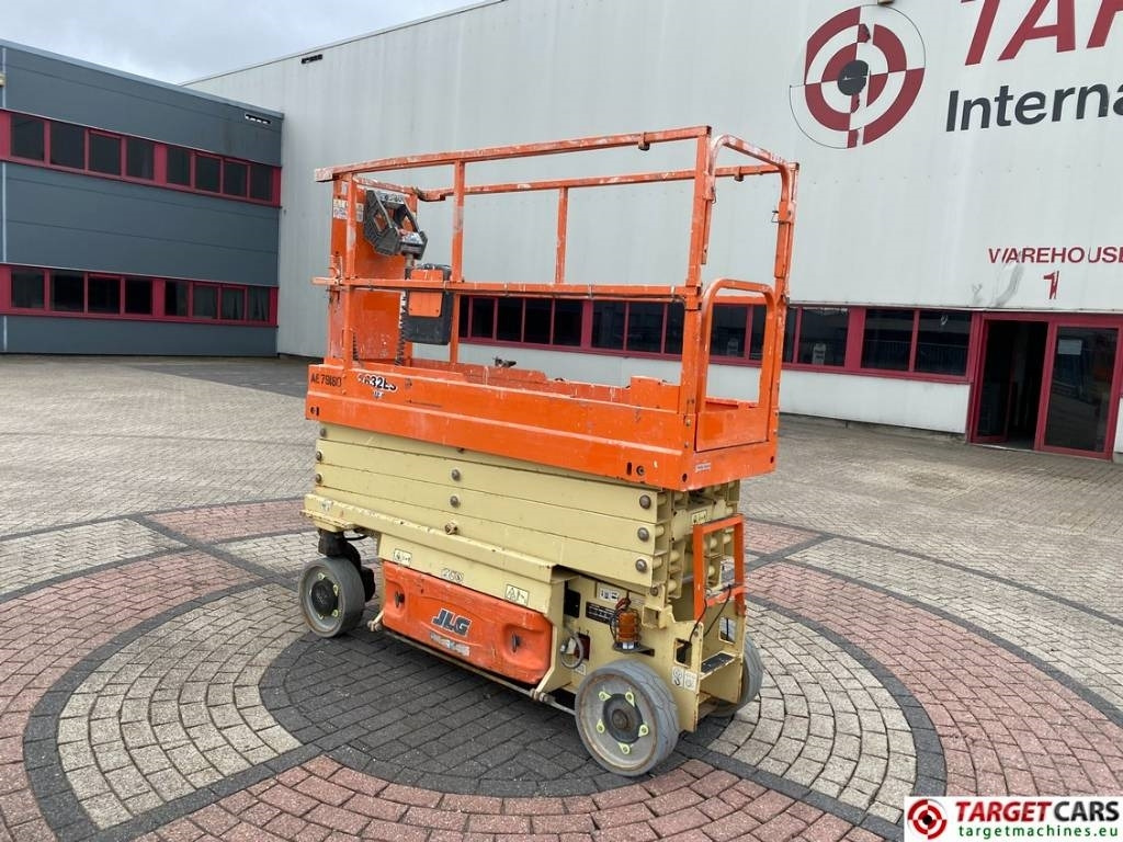 JLG 2632ES Electric Scissor Work Lift 977cm - Saksilava: kuva JLG 2632ES Electric Scissor Work Lift 977cm - Saksilava JLG 2632ES Electric Scissor Work Lift 977cm - Saksilava: kuva JLG 2632ES Electric Scissor Work Lift 977cm - Saksilava