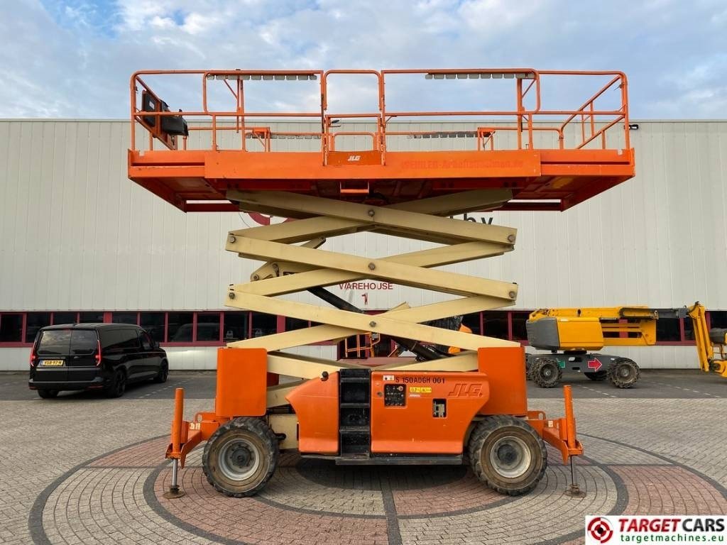 JLG 4394RT Diesel 4x4 Scissor Work Lift 1511cm - Saksilava: kuva JLG 4394RT Diesel 4x4 Scissor Work Lift 1511cm - Saksilava JLG 4394RT Diesel 4x4 Scissor Work Lift 1511cm - Saksilava: kuva JLG 4394RT Diesel 4x4 Scissor Work Lift 1511cm - Saksilava