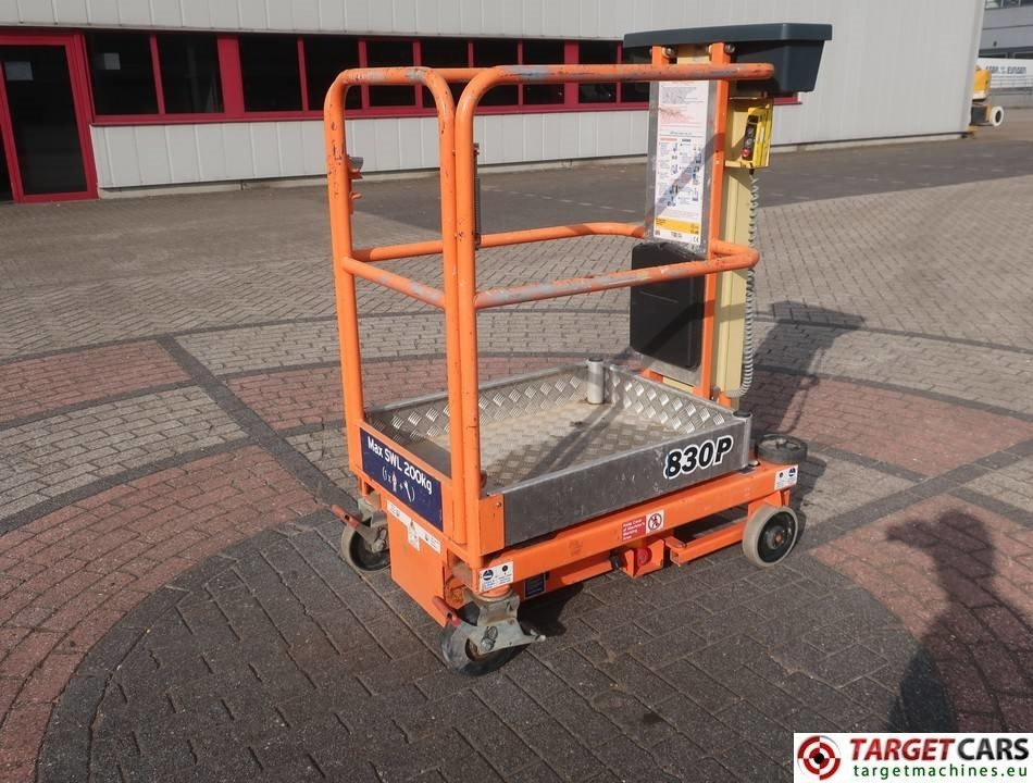JLG Power Tower Nano 830P Vertical Lift 450cm - Henkilönostin: kuva JLG Power Tower Nano 830P Vertical Lift 450cm - Henkilönostin JLG Power Tower Nano 830P Vertical Lift 450cm - Henkilönostin: kuva JLG Power Tower Nano 830P Vertical Lift 450cm - Henkilönostin
