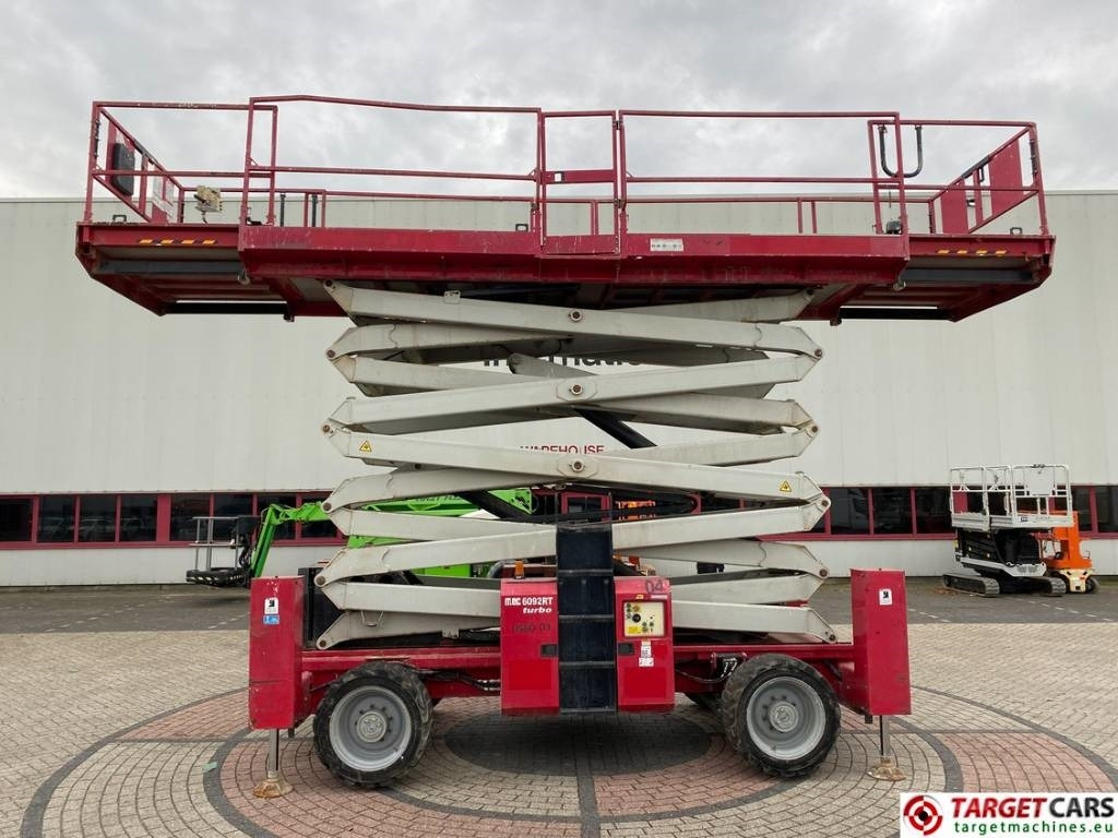 MEC 6092RT Diesel 4x4 Scissor Work Lift 2020cm - Saksilava: kuva MEC 6092RT Diesel 4x4 Scissor Work Lift 2020cm - Saksilava MEC 6092RT Diesel 4x4 Scissor Work Lift 2020cm - Saksilava: kuva MEC 6092RT Diesel 4x4 Scissor Work Lift 2020cm - Saksilava