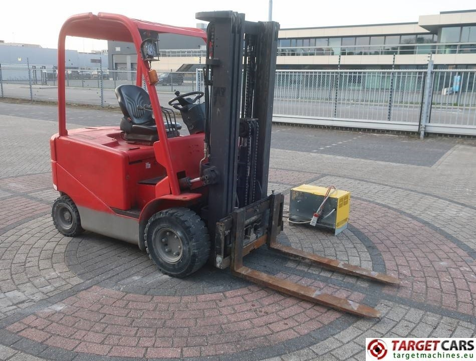 Manitou ME425 Electric 4wheel Forklift 2500KG Triplex450cm - Sähkötrukki: kuva Manitou ME425 Electric 4wheel Forklift 2500KG Triplex450cm - Sähkötrukki Manitou ME425 Electric 4wheel Forklift 2500KG Triplex450cm - Sähkötrukki: kuva Manitou ME425 Electric 4wheel Forklift 2500KG Triplex450cm - Sähkötrukki