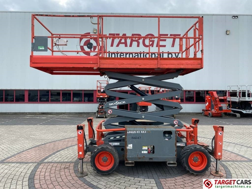SkyJack SJ6826RT Diesel 4x4 Scissor Work Lift 992cm - Saksilava: kuva SkyJack SJ6826RT Diesel 4x4 Scissor Work Lift 992cm - Saksilava SkyJack SJ6826RT Diesel 4x4 Scissor Work Lift 992cm - Saksilava: kuva SkyJack SJ6826RT Diesel 4x4 Scissor Work Lift 992cm - Saksilava