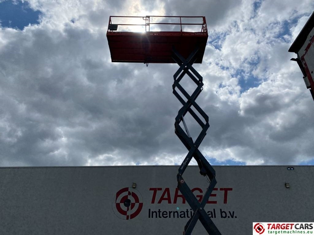 Saksilava SkyJack SJ6832 RT 6832 Diesel 4x4 Scissor Work Lift 1180cm: kuva Saksilava SkyJack SJ6832 RT 6832 Diesel 4x4 Scissor Work Lift 1180cm