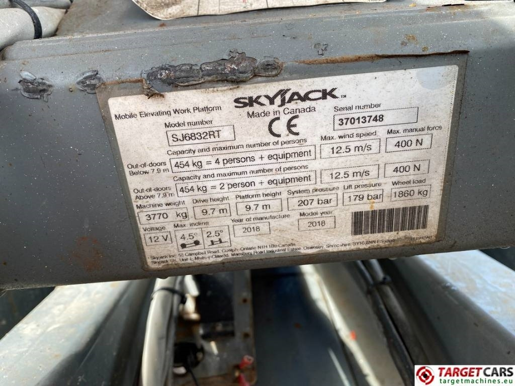 Saksilava SkyJack SJ6832 RT 6832 Diesel 4x4 Scissor Work Lift 1180cm: kuva Saksilava SkyJack SJ6832 RT 6832 Diesel 4x4 Scissor Work Lift 1180cm