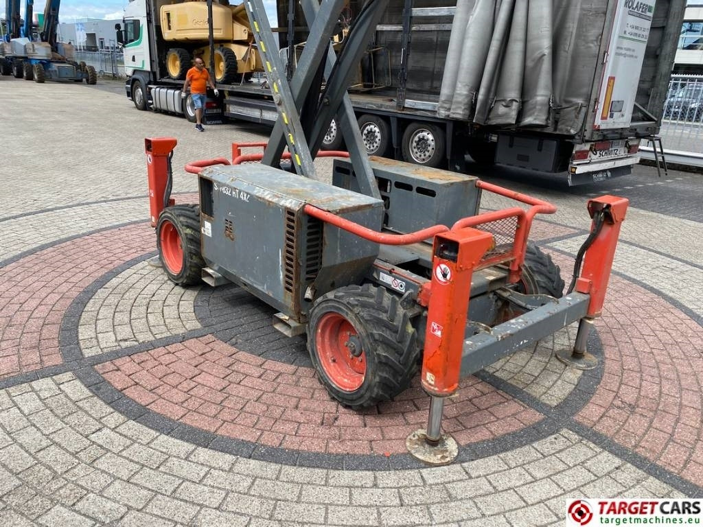 Saksilava SkyJack SJ6832 RT 6832 Diesel 4x4 Scissor Work Lift 1180cm: kuva Saksilava SkyJack SJ6832 RT 6832 Diesel 4x4 Scissor Work Lift 1180cm