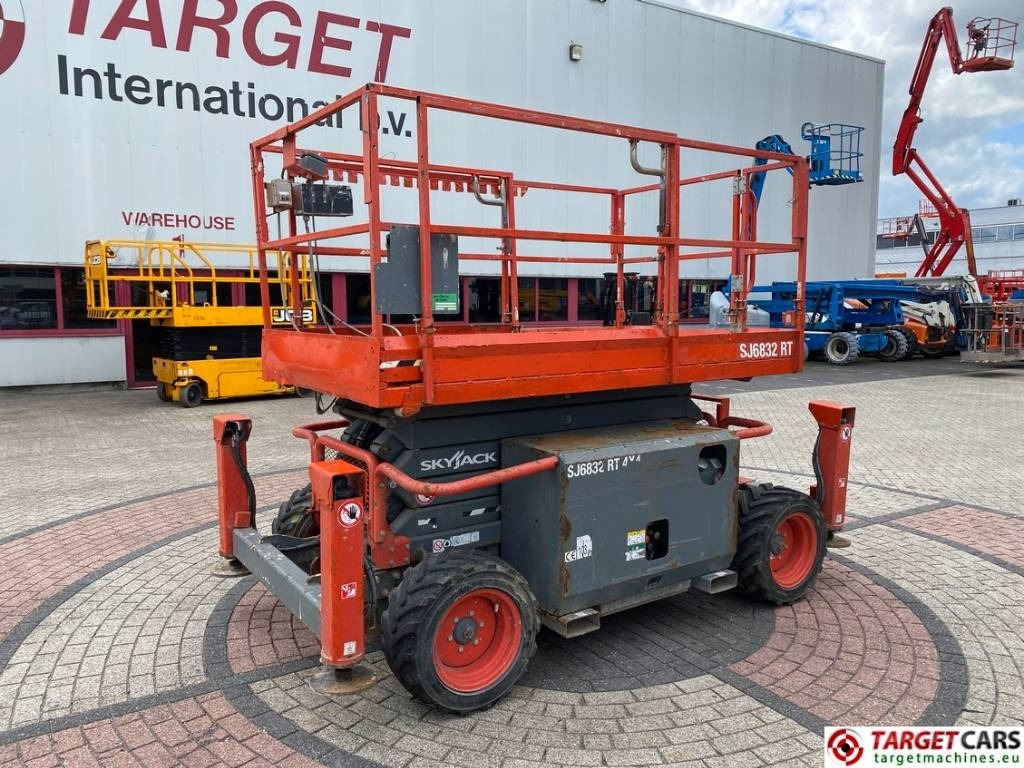 SkyJack SJ6832 RT 6832 Diesel 4x4 Scissor Work Lift 1180cm - Saksilava: kuva SkyJack SJ6832 RT 6832 Diesel 4x4 Scissor Work Lift 1180cm - Saksilava SkyJack SJ6832 RT 6832 Diesel 4x4 Scissor Work Lift 1180cm - Saksilava: kuva SkyJack SJ6832 RT 6832 Diesel 4x4 Scissor Work Lift 1180cm - Saksilava