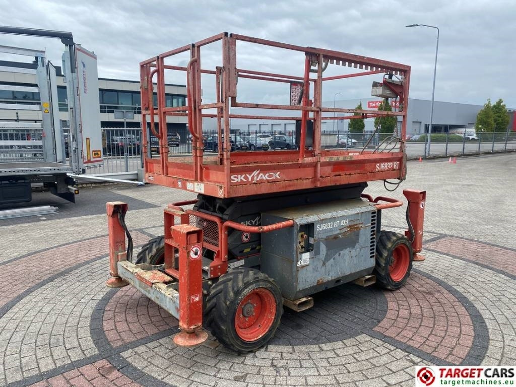 SkyJack SJ6832 RT Diesel 4x4 Scissor Work Lift 1180cm - Saksilava: kuva SkyJack SJ6832 RT Diesel 4x4 Scissor Work Lift 1180cm - Saksilava SkyJack SJ6832 RT Diesel 4x4 Scissor Work Lift 1180cm - Saksilava: kuva SkyJack SJ6832 RT Diesel 4x4 Scissor Work Lift 1180cm - Saksilava