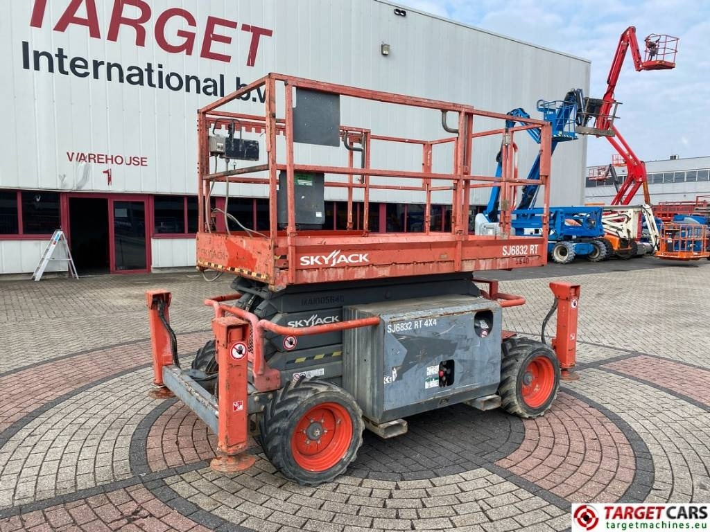 SkyJack SJ6832 RT Diesel 4x4 Scissor Work Lift 1180cm - Saksilava: kuva SkyJack SJ6832 RT Diesel 4x4 Scissor Work Lift 1180cm - Saksilava SkyJack SJ6832 RT Diesel 4x4 Scissor Work Lift 1180cm - Saksilava: kuva SkyJack SJ6832 RT Diesel 4x4 Scissor Work Lift 1180cm - Saksilava