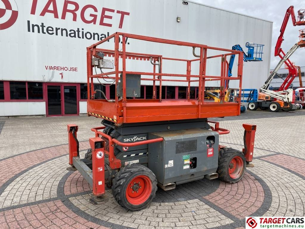 SkyJack SJ6832RT Diesel 4x4 Scissor 6832 Work Lift 1180cm - Saksilava: kuva SkyJack SJ6832RT Diesel 4x4 Scissor 6832 Work Lift 1180cm - Saksilava SkyJack SJ6832RT Diesel 4x4 Scissor 6832 Work Lift 1180cm - Saksilava: kuva SkyJack SJ6832RT Diesel 4x4 Scissor 6832 Work Lift 1180cm - Saksilava