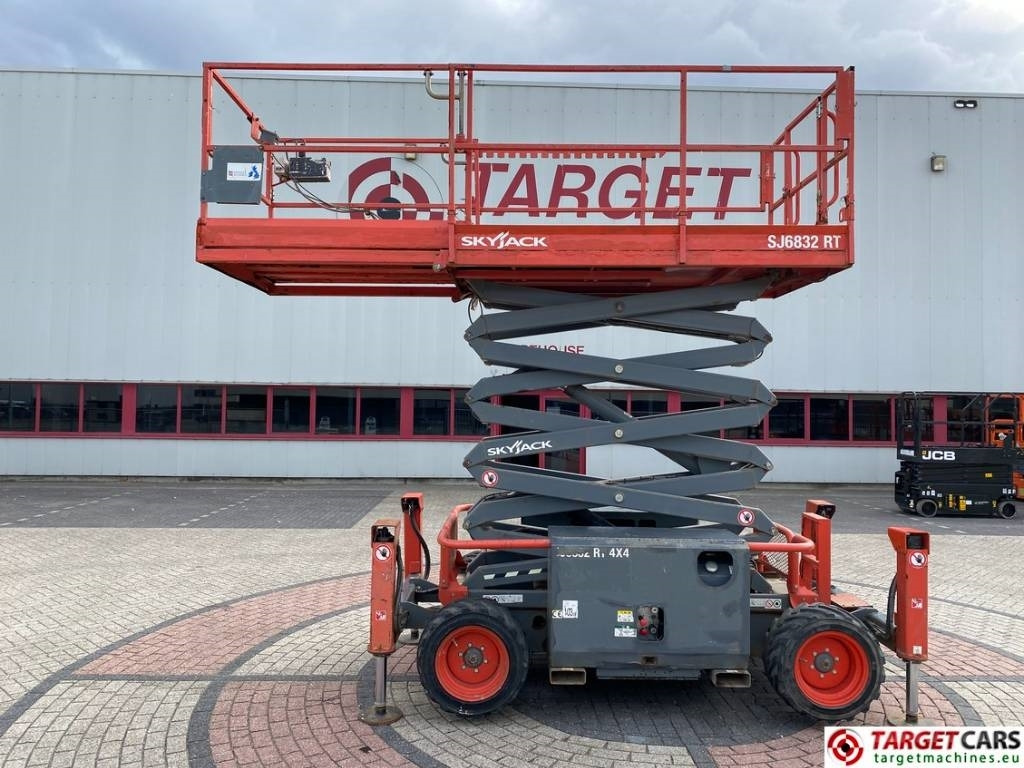 SkyJack SJ6832RT Diesel 4x4 Scissor 6832 Work Lift 1180cm - Saksilava: kuva SkyJack SJ6832RT Diesel 4x4 Scissor 6832 Work Lift 1180cm - Saksilava SkyJack SJ6832RT Diesel 4x4 Scissor 6832 Work Lift 1180cm - Saksilava: kuva SkyJack SJ6832RT Diesel 4x4 Scissor 6832 Work Lift 1180cm - Saksilava