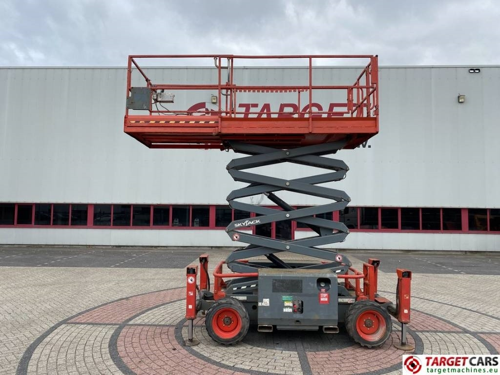 SkyJack SJ6832RT Diesel 4x4 Scissor 6832 Work Lift 1180cm - Saksilava: kuva SkyJack SJ6832RT Diesel 4x4 Scissor 6832 Work Lift 1180cm - Saksilava SkyJack SJ6832RT Diesel 4x4 Scissor 6832 Work Lift 1180cm - Saksilava: kuva SkyJack SJ6832RT Diesel 4x4 Scissor 6832 Work Lift 1180cm - Saksilava