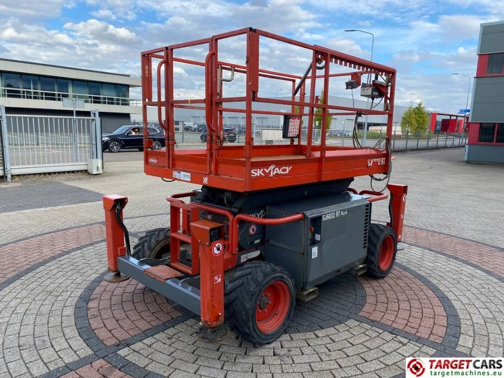 SkyJack SJ6832RT Diesel 4x4 Scissor 6832 Work Lift 1180cm - Saksilava: kuva SkyJack SJ6832RT Diesel 4x4 Scissor 6832 Work Lift 1180cm - Saksilava SkyJack SJ6832RT Diesel 4x4 Scissor 6832 Work Lift 1180cm - Saksilava: kuva SkyJack SJ6832RT Diesel 4x4 Scissor 6832 Work Lift 1180cm - Saksilava