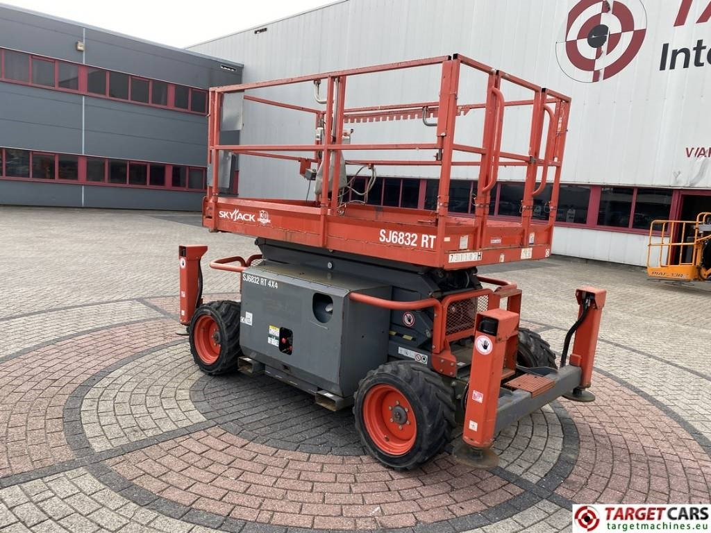 SkyJack SJ6832RT Diesel Scissor Work Lift 1180cm - Saksilava: kuva SkyJack SJ6832RT Diesel Scissor Work Lift 1180cm - Saksilava SkyJack SJ6832RT Diesel Scissor Work Lift 1180cm - Saksilava: kuva SkyJack SJ6832RT Diesel Scissor Work Lift 1180cm - Saksilava