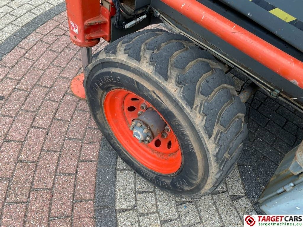 Saksilava SkyJack SJ8841 RT Diesel 4x4 Scissor Work Lift 1430cm: kuva Saksilava SkyJack SJ8841 RT Diesel 4x4 Scissor Work Lift 1430cm