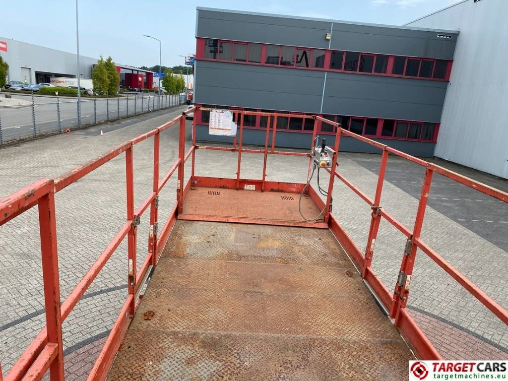 Saksilava SkyJack SJ8841 RT Diesel 4x4 Scissor Work Lift 1430cm: kuva Saksilava SkyJack SJ8841 RT Diesel 4x4 Scissor Work Lift 1430cm
