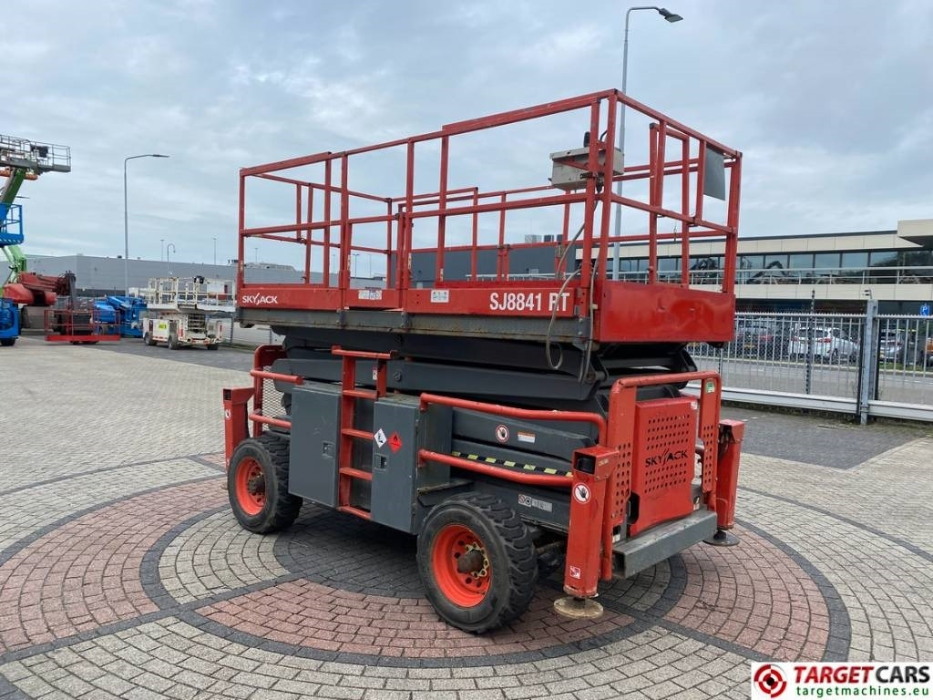 SkyJack SJ8841RT Diesel 4x4 Scissor Work Lift 1430cm - Saksilava: kuva SkyJack SJ8841RT Diesel 4x4 Scissor Work Lift 1430cm - Saksilava SkyJack SJ8841RT Diesel 4x4 Scissor Work Lift 1430cm - Saksilava: kuva SkyJack SJ8841RT Diesel 4x4 Scissor Work Lift 1430cm - Saksilava