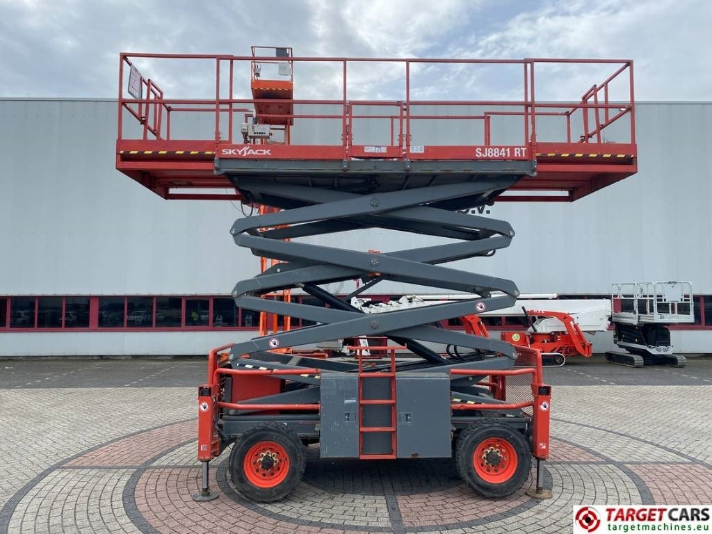SkyJack SJ8841RT Diesel 4x4 Scissor Work Lift 1430cm - Saksilava: kuva SkyJack SJ8841RT Diesel 4x4 Scissor Work Lift 1430cm - Saksilava SkyJack SJ8841RT Diesel 4x4 Scissor Work Lift 1430cm - Saksilava: kuva SkyJack SJ8841RT Diesel 4x4 Scissor Work Lift 1430cm - Saksilava