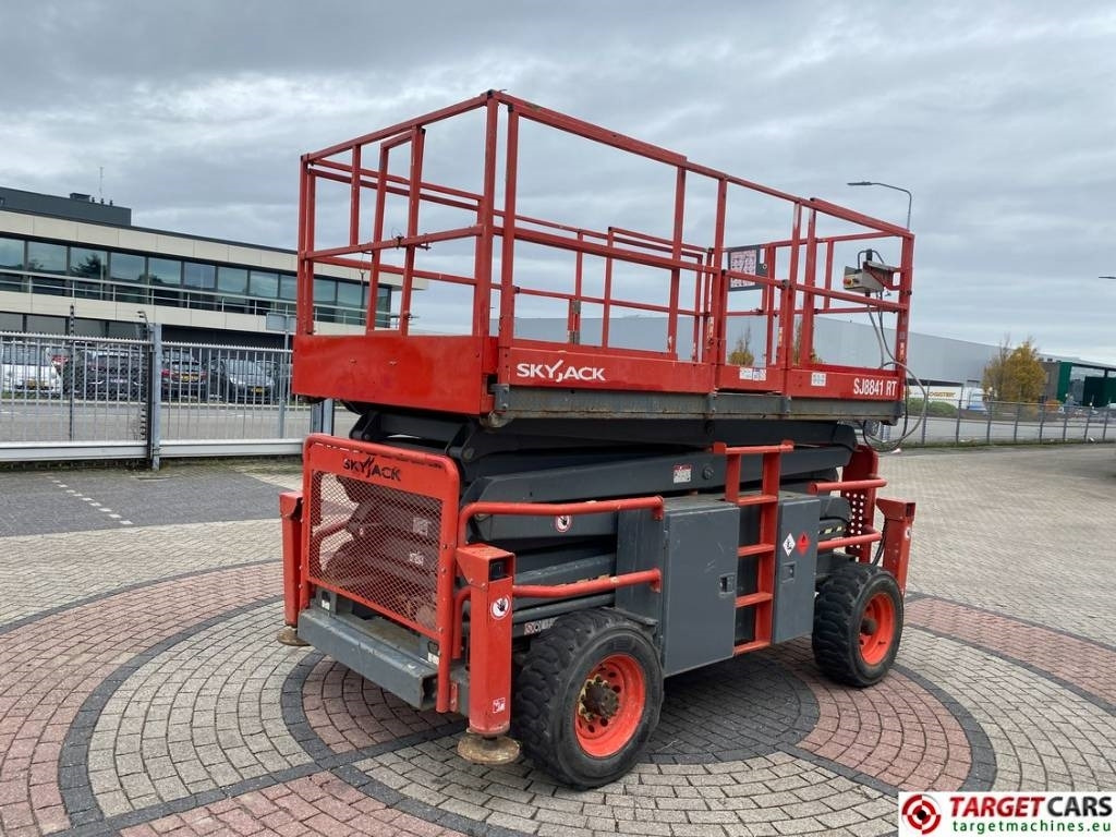 SkyJack SJ8841RT Diesel 4x4 Scissor Work Lift 1430cm - Saksilava: kuva SkyJack SJ8841RT Diesel 4x4 Scissor Work Lift 1430cm - Saksilava SkyJack SJ8841RT Diesel 4x4 Scissor Work Lift 1430cm - Saksilava: kuva SkyJack SJ8841RT Diesel 4x4 Scissor Work Lift 1430cm - Saksilava