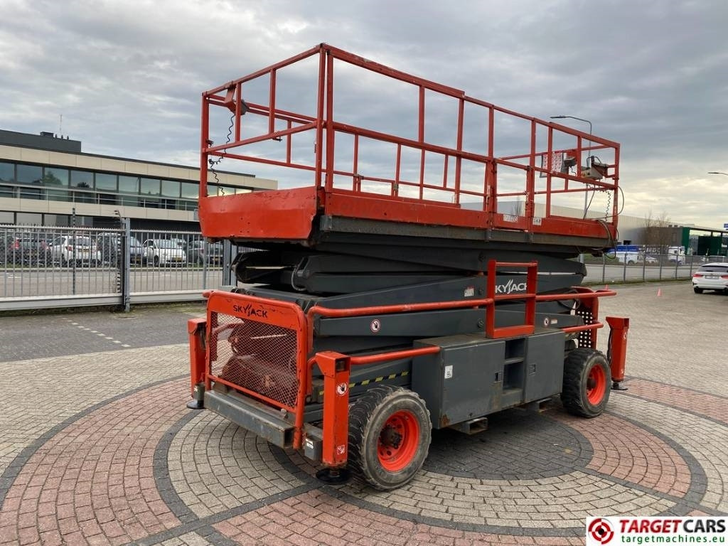 SkyJack SJ9250 RT Diesel 4x4 Scissor Work Lift 1720cm - Saksilava: kuva SkyJack SJ9250 RT Diesel 4x4 Scissor Work Lift 1720cm - Saksilava SkyJack SJ9250 RT Diesel 4x4 Scissor Work Lift 1720cm - Saksilava: kuva SkyJack SJ9250 RT Diesel 4x4 Scissor Work Lift 1720cm - Saksilava