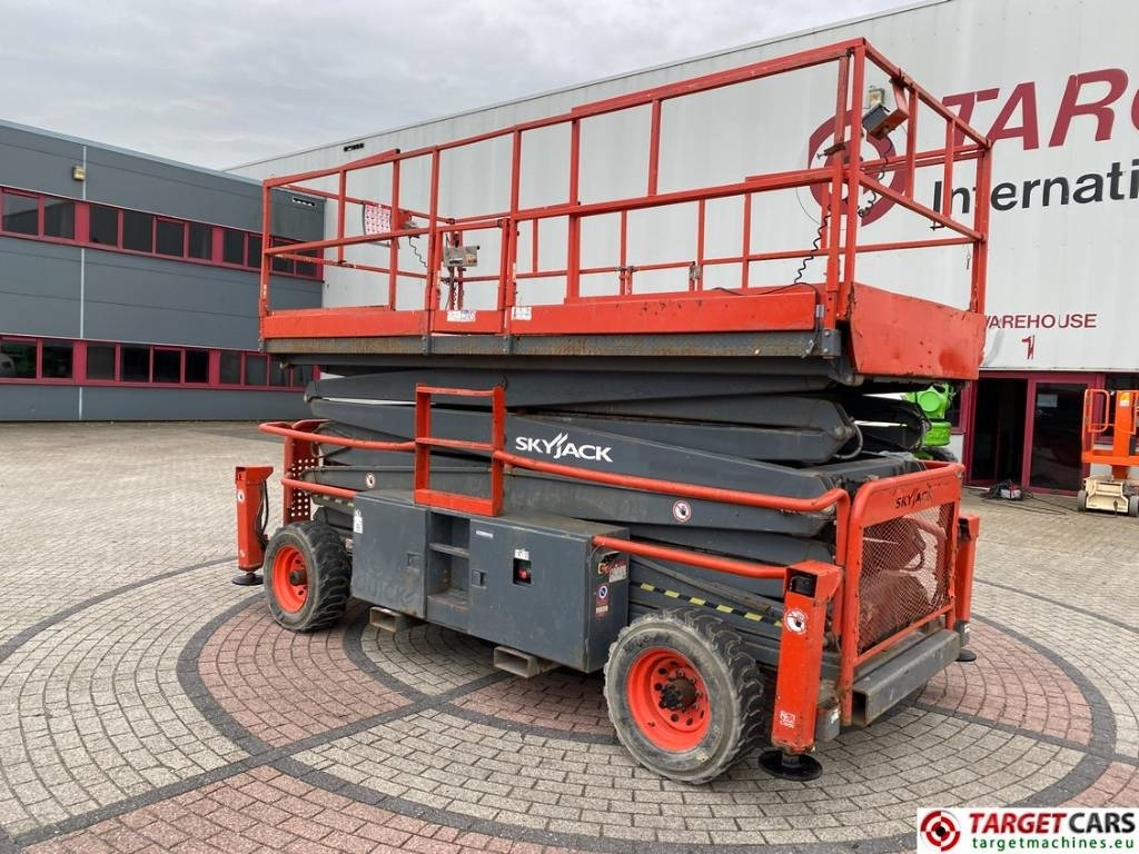 SkyJack SJ9250 RT Diesel 4x4 Scissor Work Lift 1720cm - Saksilava: kuva SkyJack SJ9250 RT Diesel 4x4 Scissor Work Lift 1720cm - Saksilava SkyJack SJ9250 RT Diesel 4x4 Scissor Work Lift 1720cm - Saksilava: kuva SkyJack SJ9250 RT Diesel 4x4 Scissor Work Lift 1720cm - Saksilava
