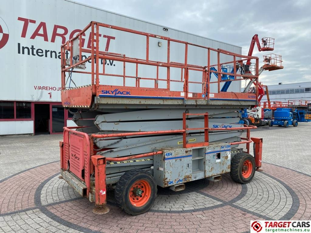 SkyJack SJ9250 RT Diesel Scissor Work Lift 1720cm - Saksilava: kuva SkyJack SJ9250 RT Diesel Scissor Work Lift 1720cm - Saksilava SkyJack SJ9250 RT Diesel Scissor Work Lift 1720cm - Saksilava: kuva SkyJack SJ9250 RT Diesel Scissor Work Lift 1720cm - Saksilava