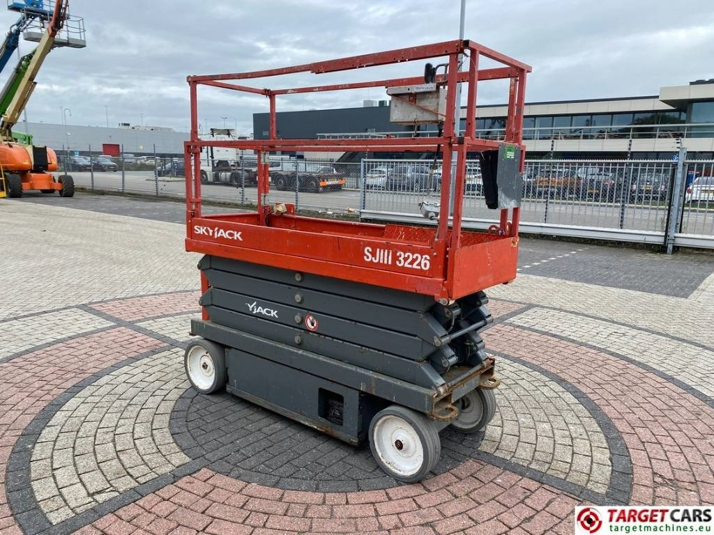 SkyJack SJIII-3226 Electric 3226 Scissor Work Lift 990cm - Saksilava: kuva SkyJack SJIII-3226 Electric 3226 Scissor Work Lift 990cm - Saksilava SkyJack SJIII-3226 Electric 3226 Scissor Work Lift 990cm - Saksilava: kuva SkyJack SJIII-3226 Electric 3226 Scissor Work Lift 990cm - Saksilava