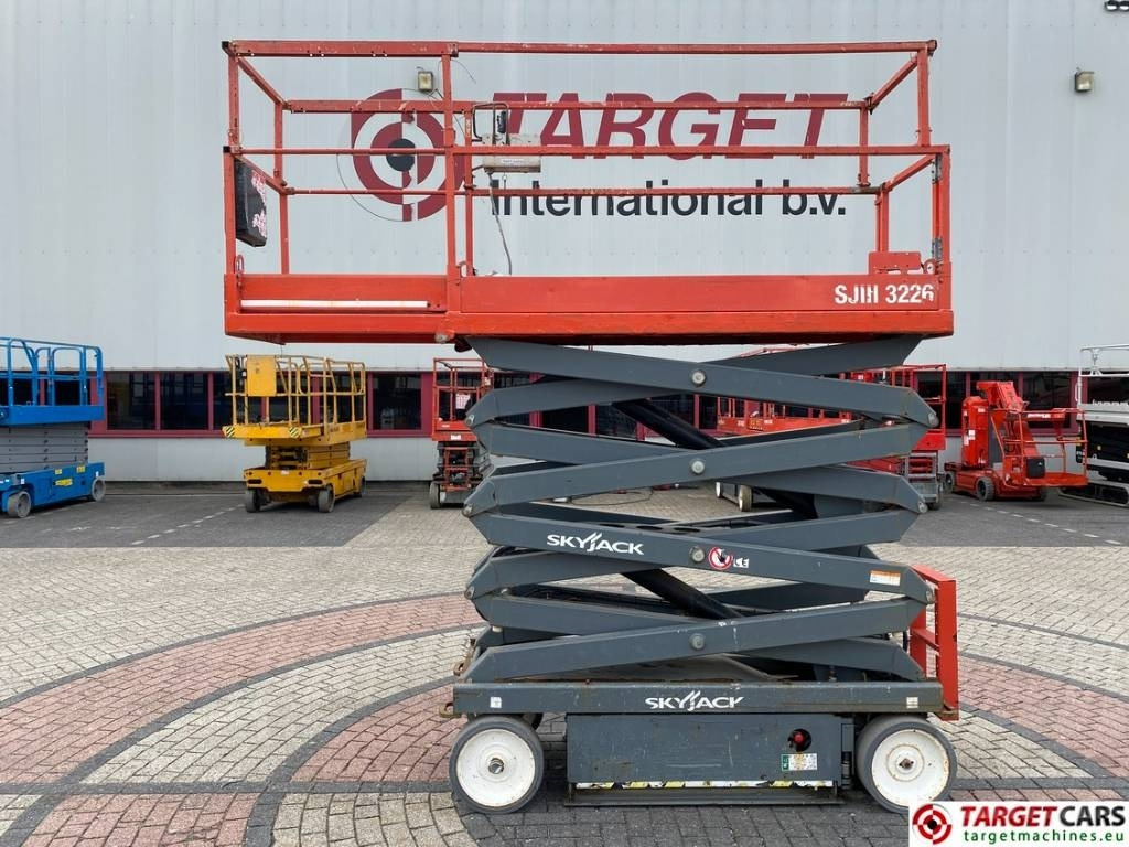 SkyJack SJIII-3226 Electric 3226 Scissor Work Lift 990cm - Saksilava: kuva SkyJack SJIII-3226 Electric 3226 Scissor Work Lift 990cm - Saksilava SkyJack SJIII-3226 Electric 3226 Scissor Work Lift 990cm - Saksilava: kuva SkyJack SJIII-3226 Electric 3226 Scissor Work Lift 990cm - Saksilava