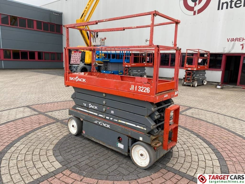 SkyJack SJIII-3226 Electric 3226 Scissor Work Lift 990cm - Saksilava: kuva SkyJack SJIII-3226 Electric 3226 Scissor Work Lift 990cm - Saksilava SkyJack SJIII-3226 Electric 3226 Scissor Work Lift 990cm - Saksilava: kuva SkyJack SJIII-3226 Electric 3226 Scissor Work Lift 990cm - Saksilava