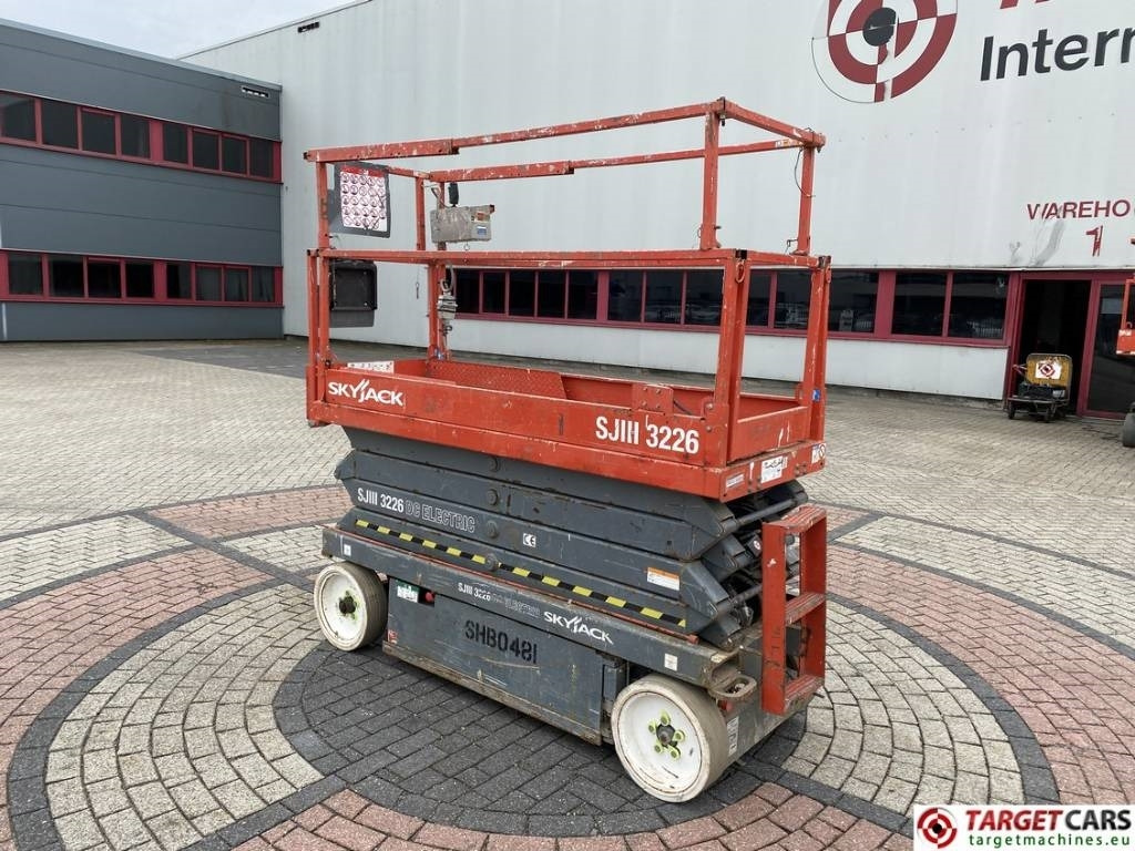 SkyJack SJIII-3226 Electric Scissor Work Lift 990cm - Saksilava: kuva SkyJack SJIII-3226 Electric Scissor Work Lift 990cm - Saksilava SkyJack SJIII-3226 Electric Scissor Work Lift 990cm - Saksilava: kuva SkyJack SJIII-3226 Electric Scissor Work Lift 990cm - Saksilava