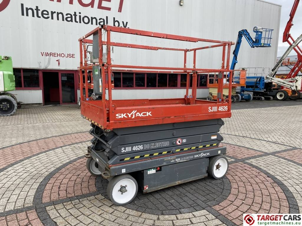 SkyJack SJIII-4626 Electric 4626 Scissor Work Lift 990cm - Saksilava: kuva SkyJack SJIII-4626 Electric 4626 Scissor Work Lift 990cm - Saksilava SkyJack SJIII-4626 Electric 4626 Scissor Work Lift 990cm - Saksilava: kuva SkyJack SJIII-4626 Electric 4626 Scissor Work Lift 990cm - Saksilava