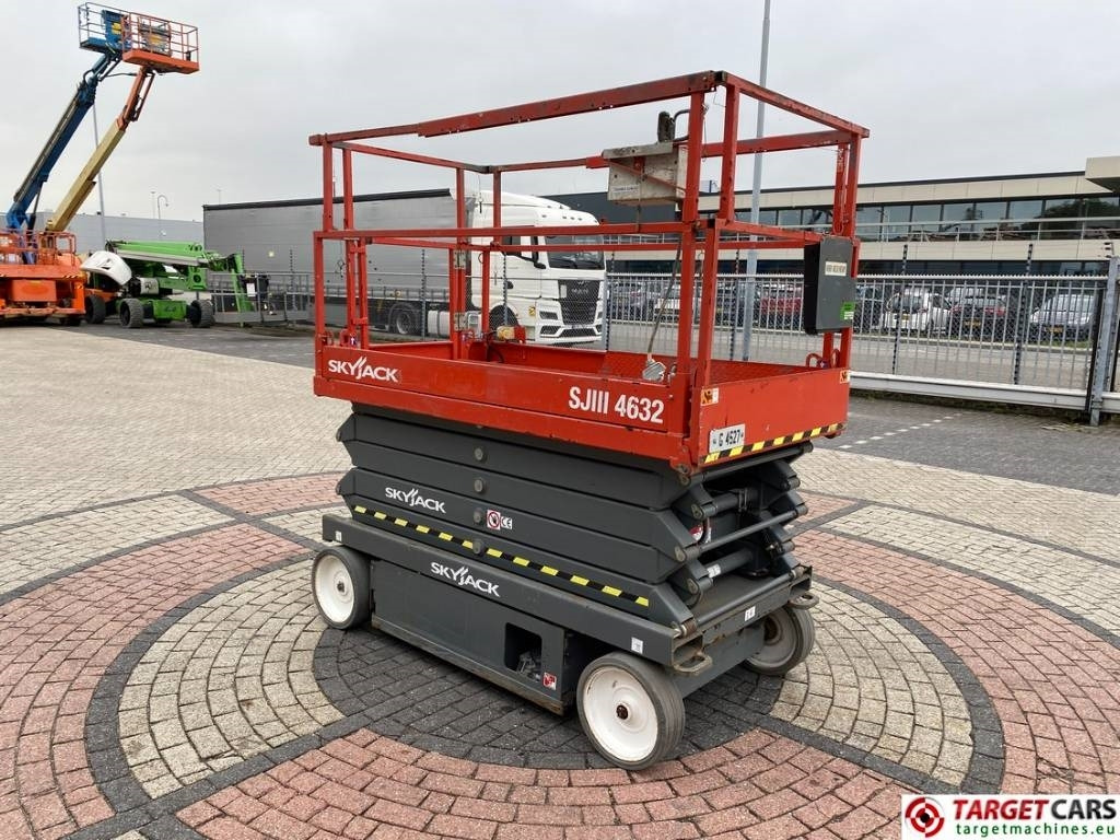 SkyJack SJIII-4632 Electric 4632 Scissor Work Lift 1170cm - Saksilava: kuva SkyJack SJIII-4632 Electric 4632 Scissor Work Lift 1170cm - Saksilava SkyJack SJIII-4632 Electric 4632 Scissor Work Lift 1170cm - Saksilava: kuva SkyJack SJIII-4632 Electric 4632 Scissor Work Lift 1170cm - Saksilava
