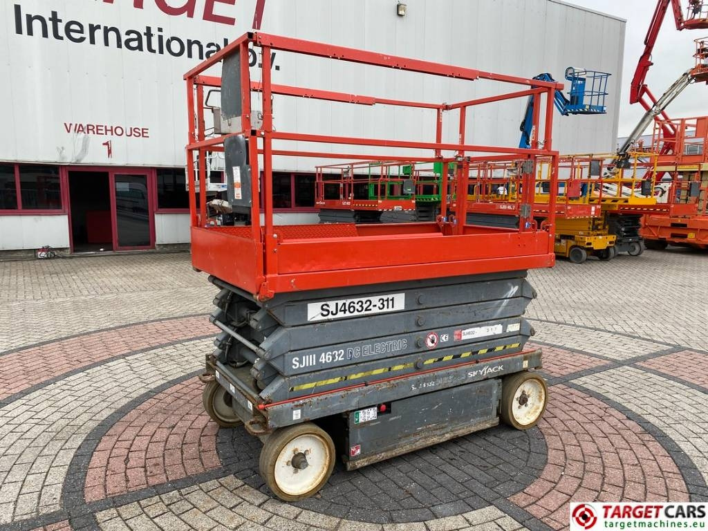 SkyJack SJIII-4632 Electric 4632 Scissor Work Lift 1170cm - Saksilava: kuva SkyJack SJIII-4632 Electric 4632 Scissor Work Lift 1170cm - Saksilava SkyJack SJIII-4632 Electric 4632 Scissor Work Lift 1170cm - Saksilava: kuva SkyJack SJIII-4632 Electric 4632 Scissor Work Lift 1170cm - Saksilava