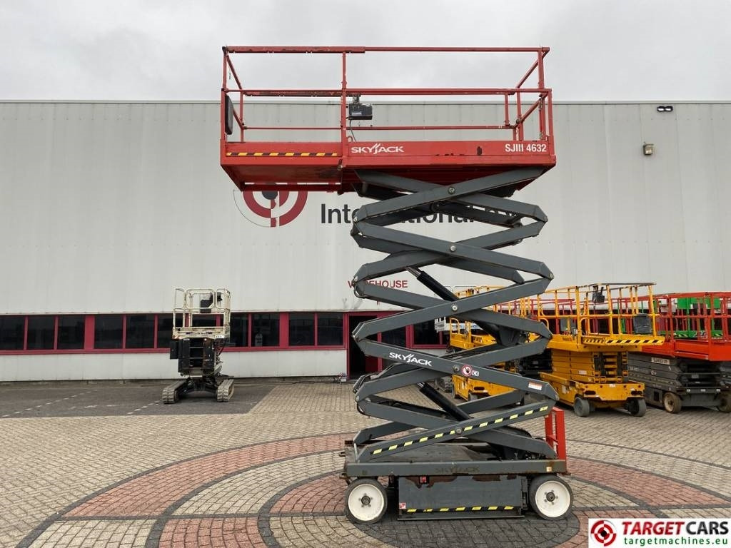 SkyJack SJIII-4632 Electric 4632 Scissor Work Lift 1170cm - Saksilava: kuva SkyJack SJIII-4632 Electric 4632 Scissor Work Lift 1170cm - Saksilava SkyJack SJIII-4632 Electric 4632 Scissor Work Lift 1170cm - Saksilava: kuva SkyJack SJIII-4632 Electric 4632 Scissor Work Lift 1170cm - Saksilava