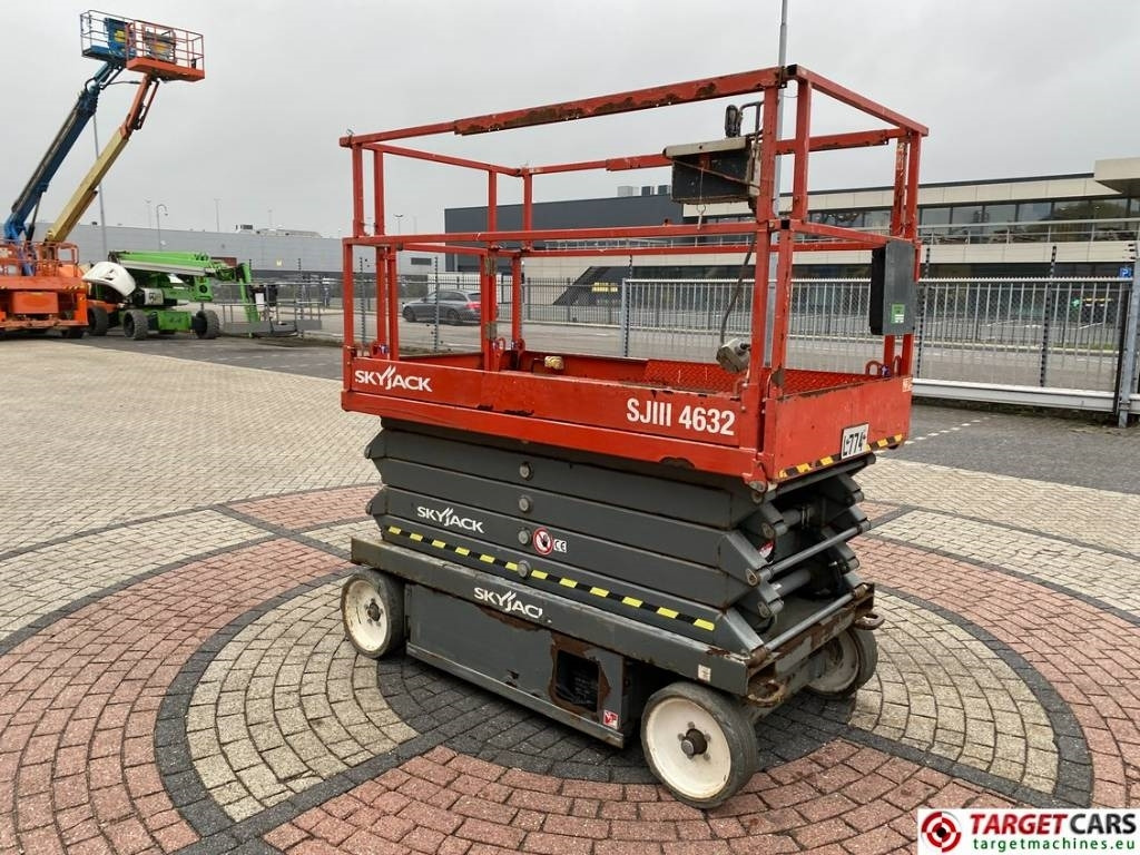 SkyJack SJIII-4632 Electric 4632 Scissor Work Lift 1170cm - Saksilava: kuva SkyJack SJIII-4632 Electric 4632 Scissor Work Lift 1170cm - Saksilava SkyJack SJIII-4632 Electric 4632 Scissor Work Lift 1170cm - Saksilava: kuva SkyJack SJIII-4632 Electric 4632 Scissor Work Lift 1170cm - Saksilava