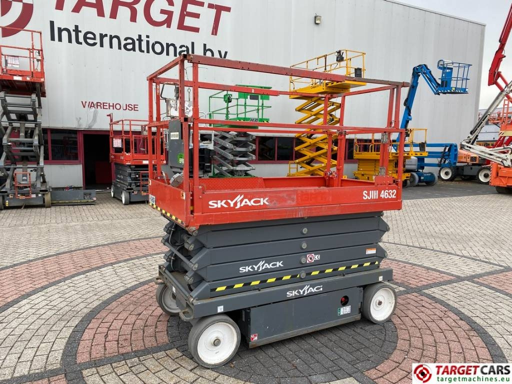 SkyJack SJIII-4632 Electric 4632 Scissor Work Lift 1170cm - Saksilava: kuva SkyJack SJIII-4632 Electric 4632 Scissor Work Lift 1170cm - Saksilava SkyJack SJIII-4632 Electric 4632 Scissor Work Lift 1170cm - Saksilava: kuva SkyJack SJIII-4632 Electric 4632 Scissor Work Lift 1170cm - Saksilava