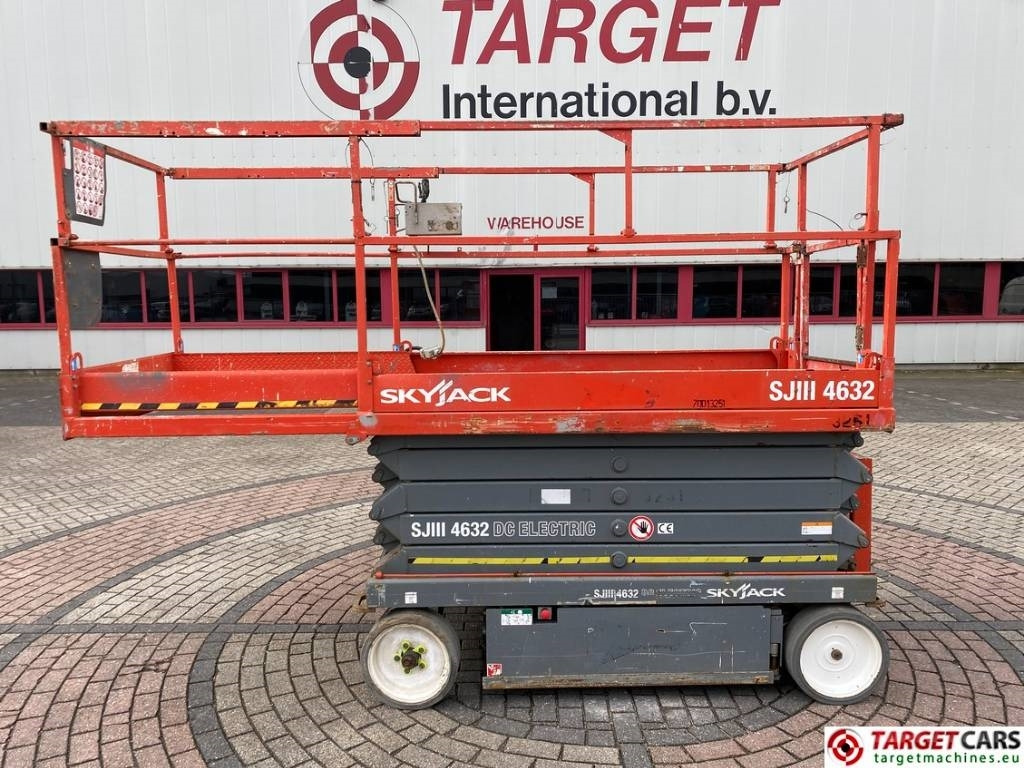 SkyJack SJIII-4632 Electric Scissor Work Lift 1170cm - Saksilava: kuva SkyJack SJIII-4632 Electric Scissor Work Lift 1170cm - Saksilava SkyJack SJIII-4632 Electric Scissor Work Lift 1170cm - Saksilava: kuva SkyJack SJIII-4632 Electric Scissor Work Lift 1170cm - Saksilava