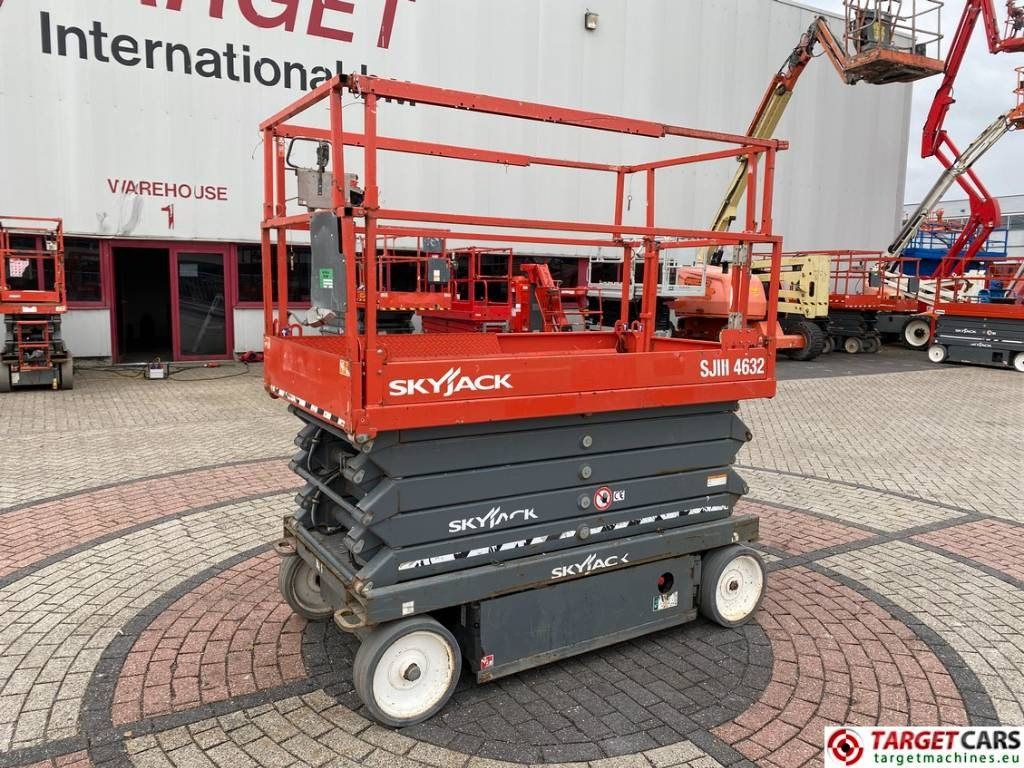 SkyJack SJIII-4632 Electric Scissor Work Lift 1170cm - Saksilava: kuva SkyJack SJIII-4632 Electric Scissor Work Lift 1170cm - Saksilava SkyJack SJIII-4632 Electric Scissor Work Lift 1170cm - Saksilava: kuva SkyJack SJIII-4632 Electric Scissor Work Lift 1170cm - Saksilava