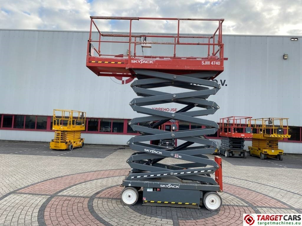 SkyJack SJIII-4740 Electric 4740 Scissor Work Lift 1380cm  - Saksilava: kuva SkyJack SJIII-4740 Electric 4740 Scissor Work Lift 1380cm  - Saksilava SkyJack SJIII-4740 Electric 4740 Scissor Work Lift 1380cm  - Saksilava: kuva SkyJack SJIII-4740 Electric 4740 Scissor Work Lift 1380cm  - Saksilava