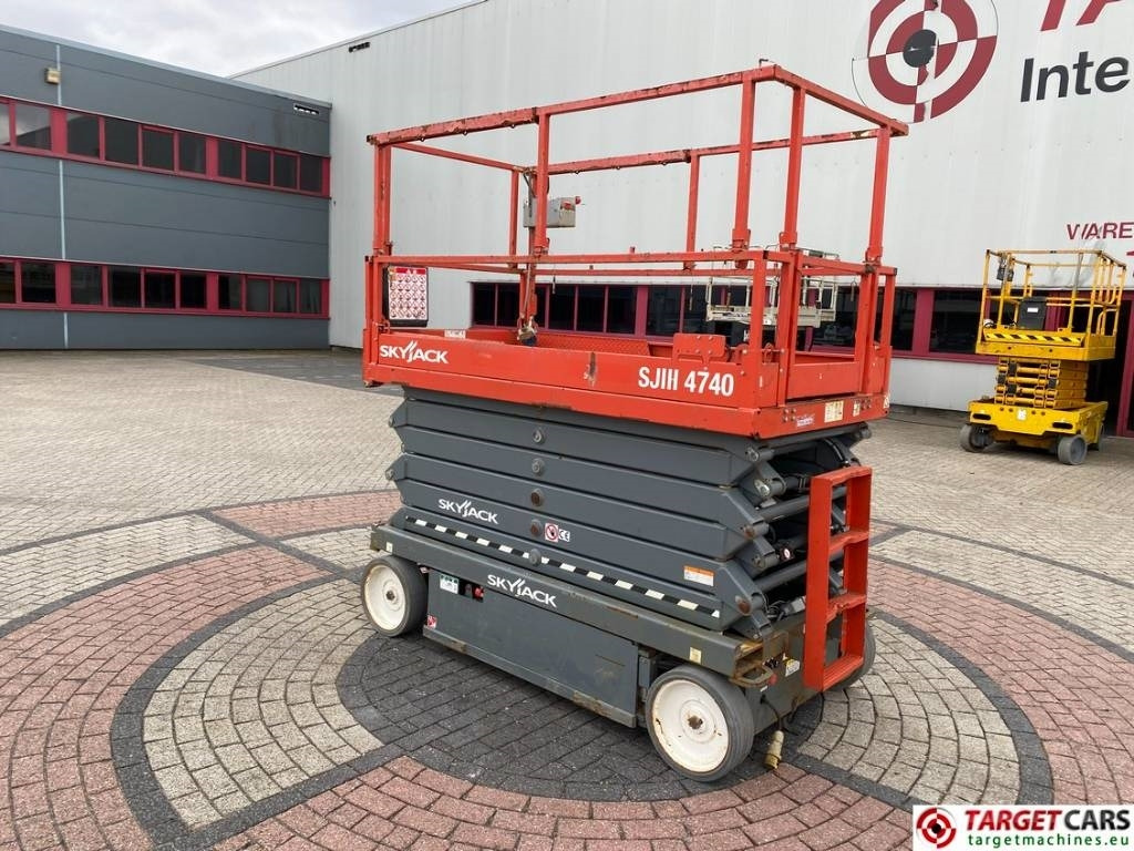 SkyJack SJIII-4740 Electric 4740 Scissor Work Lift 1380cm  - Saksilava: kuva SkyJack SJIII-4740 Electric 4740 Scissor Work Lift 1380cm  - Saksilava SkyJack SJIII-4740 Electric 4740 Scissor Work Lift 1380cm  - Saksilava: kuva SkyJack SJIII-4740 Electric 4740 Scissor Work Lift 1380cm  - Saksilava