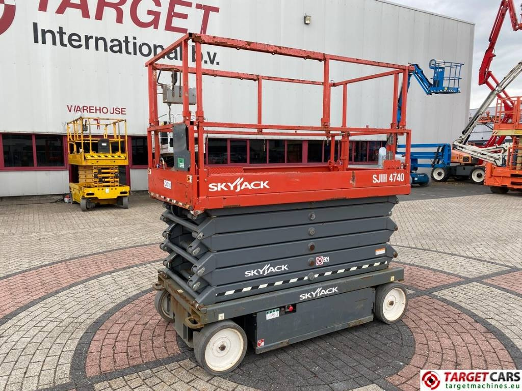 SkyJack SJIII-4740 Electric 4740 Scissor Work Lift 1380cm  - Saksilava: kuva SkyJack SJIII-4740 Electric 4740 Scissor Work Lift 1380cm  - Saksilava SkyJack SJIII-4740 Electric 4740 Scissor Work Lift 1380cm  - Saksilava: kuva SkyJack SJIII-4740 Electric 4740 Scissor Work Lift 1380cm  - Saksilava