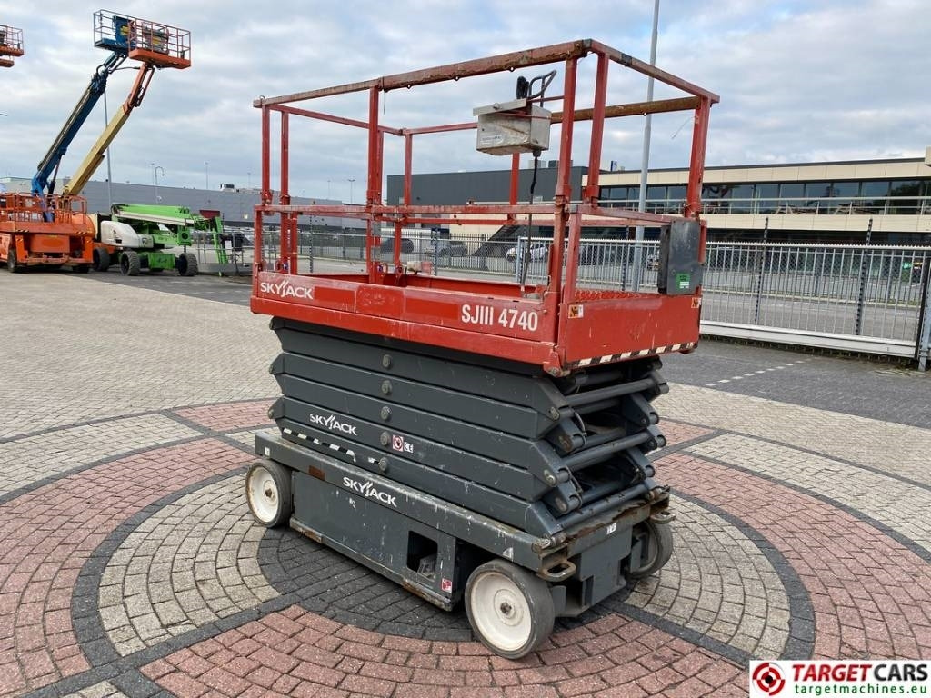 SkyJack SJIII-4740 Electric 4740 Scissor Work Lift 1380cm  - Saksilava: kuva SkyJack SJIII-4740 Electric 4740 Scissor Work Lift 1380cm  - Saksilava SkyJack SJIII-4740 Electric 4740 Scissor Work Lift 1380cm  - Saksilava: kuva SkyJack SJIII-4740 Electric 4740 Scissor Work Lift 1380cm  - Saksilava