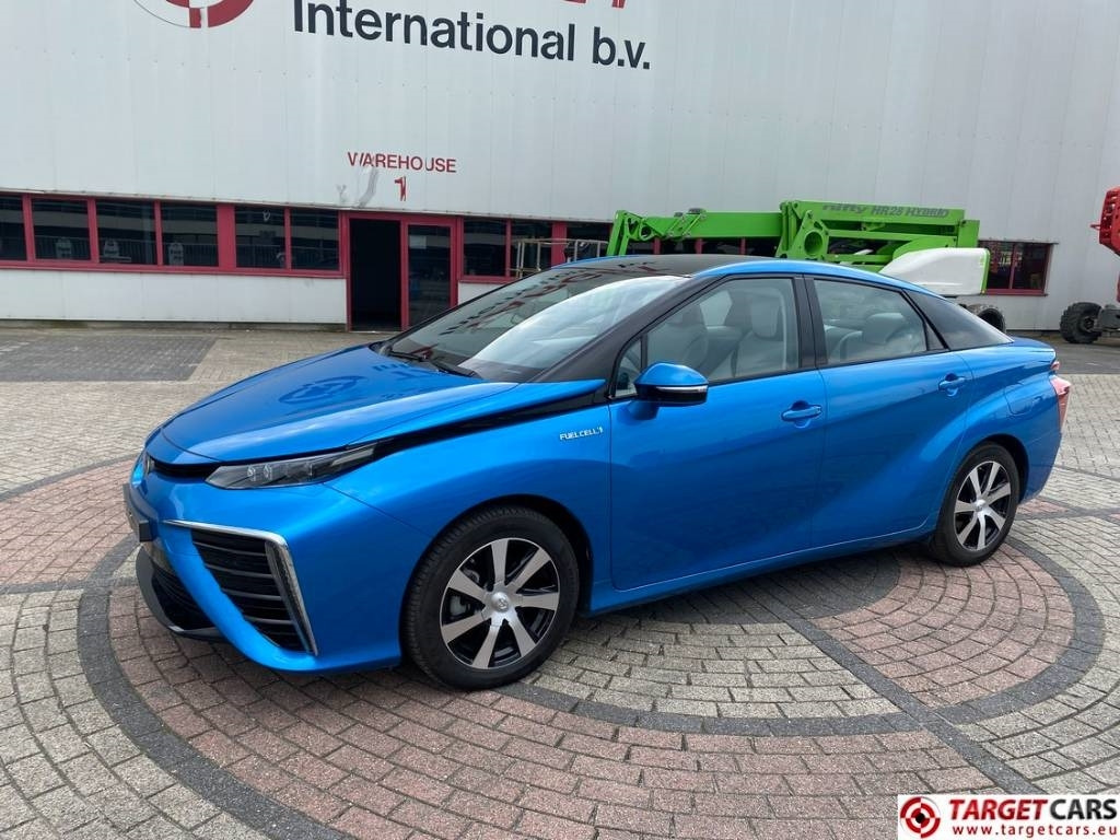 Toyota Mirai FCV HydroGen FuelCell - Sedan: kuva Toyota Mirai FCV HydroGen FuelCell - Sedan Toyota Mirai FCV HydroGen FuelCell - Sedan: kuva Toyota Mirai FCV HydroGen FuelCell - Sedan